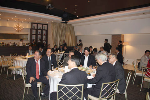 懇親会風景