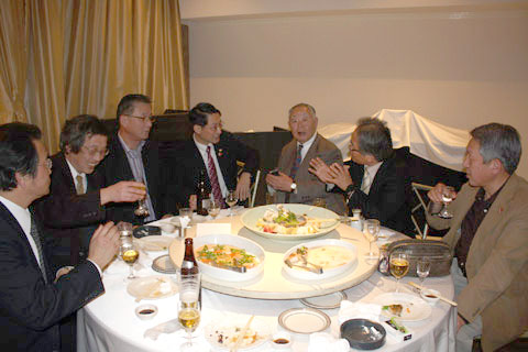 知事さんと談笑